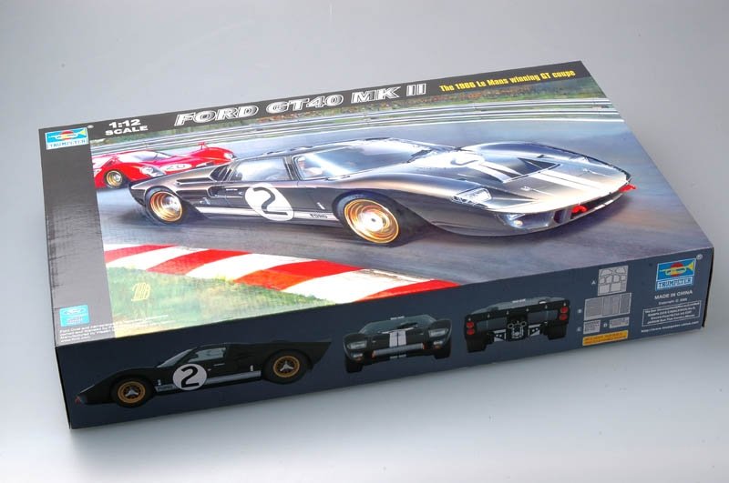 Trumpeter 05403 Ford GT40 Mk II 1/12 – obrázek 2