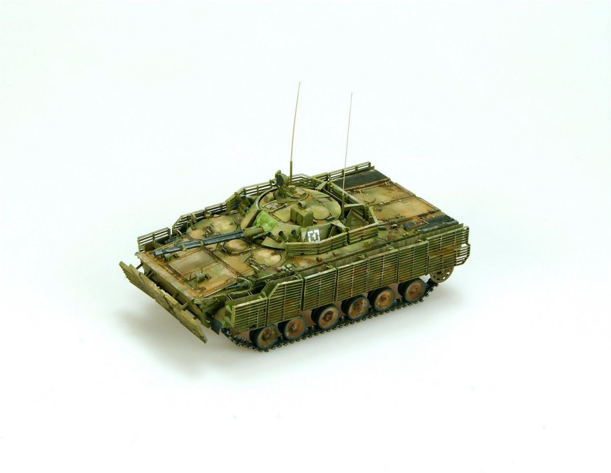 Modelcollect UA72055 BMP3 INFANTRY FIGHTING VEHICLE WITH CAGE ARMOR (1/72) – image 3