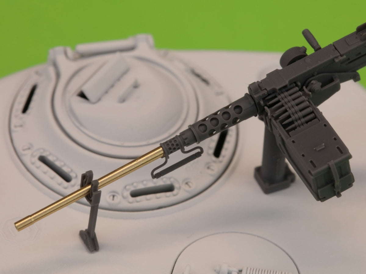 Master GM-35-063 Browning M2HB .50 cal (12,7mm) - karabin maszynowy z mocowaniem czołgowym - okres II w.św. (wczesna kołyska M23 z wczesnym zasobnikiem na amunicję) 1/35 – zdjęcie 9