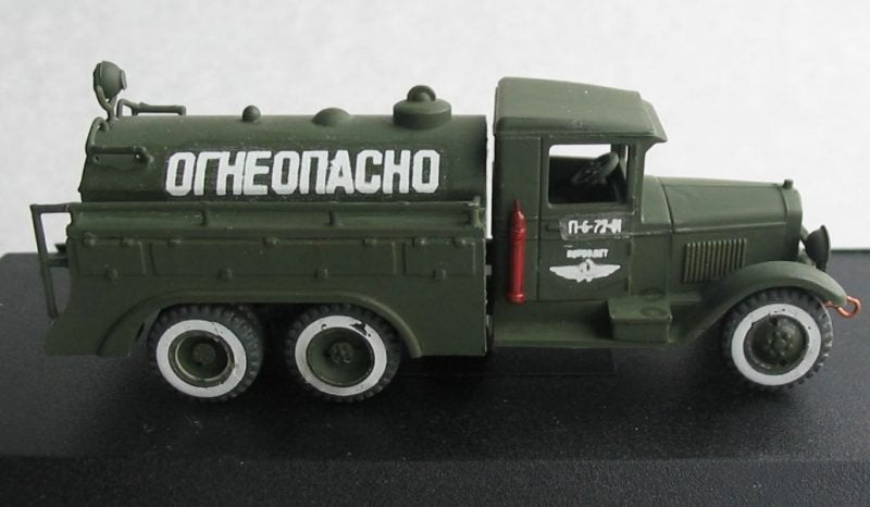 PST 72021 Fuel Truck BZ-35 1/72 – image 10