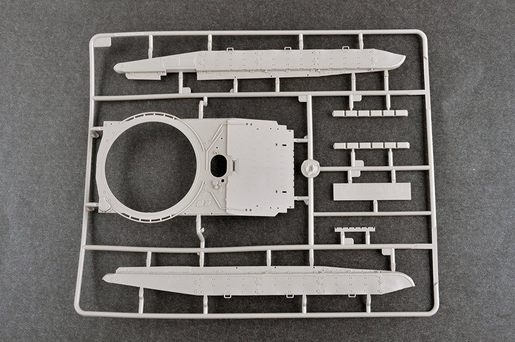 Trumpeter 09609 Russian T-72B1 with KTM-6 &amp;amp; Grating Armor 1/35 – image 10