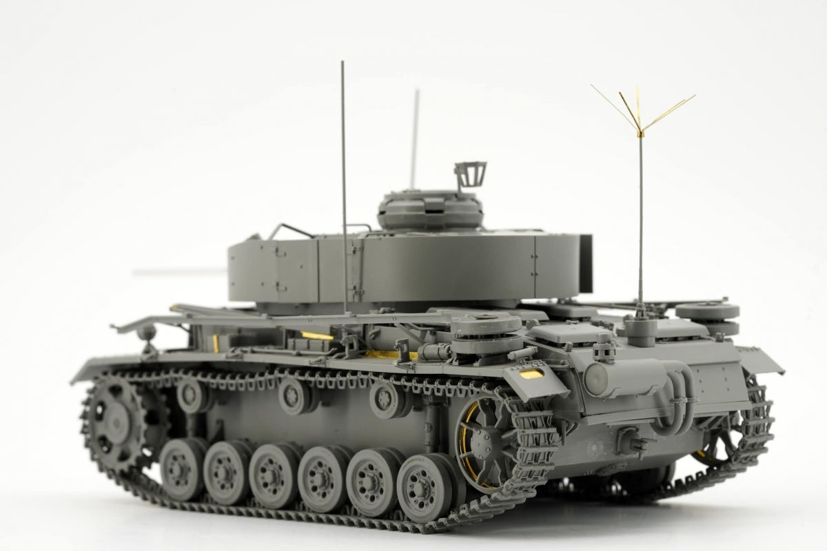 Border Model BT-048 Pz.Bef.Wg.III Ausf.K 2in1 w/Schürzen 1/35 – obrázek 2
