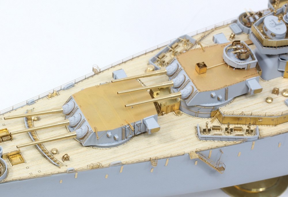 Pontos 35026FN USS BB-63 Missouri 1945 Detail Up Set (Teak tone stained wooden deck) 1/350 – image 5