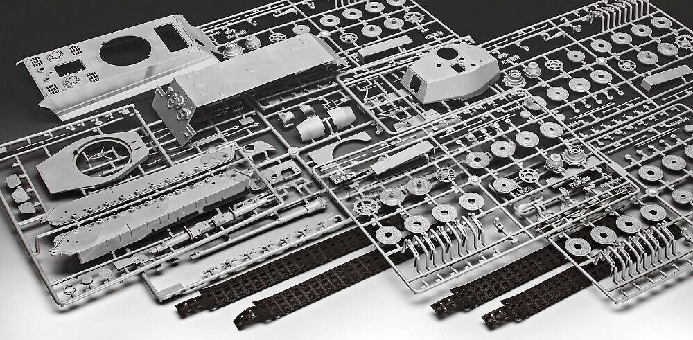 Revell 63249 Tiger II Ausf.B Henschel Turret Model Set 1/35 – image 8