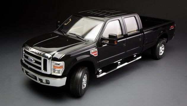 Meng Model CS-001 Ford F-350 Super Duty Crew Cab 1/24 – image 3