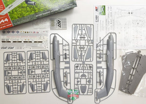 A&amp;amp;A Models 4402 C-141A Military Strategic Airlifter 1/144 – zdjęcie 3