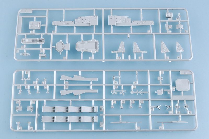Trumpeter 05723 Ukraine Navy Slava Class Cruiser Vilna Ukraina 1/700 – image 9