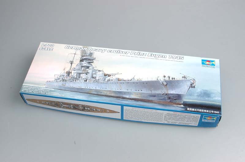Trumpeter 05767 German cruiser Prinz Eugen (1945) 1/700 – image 2
