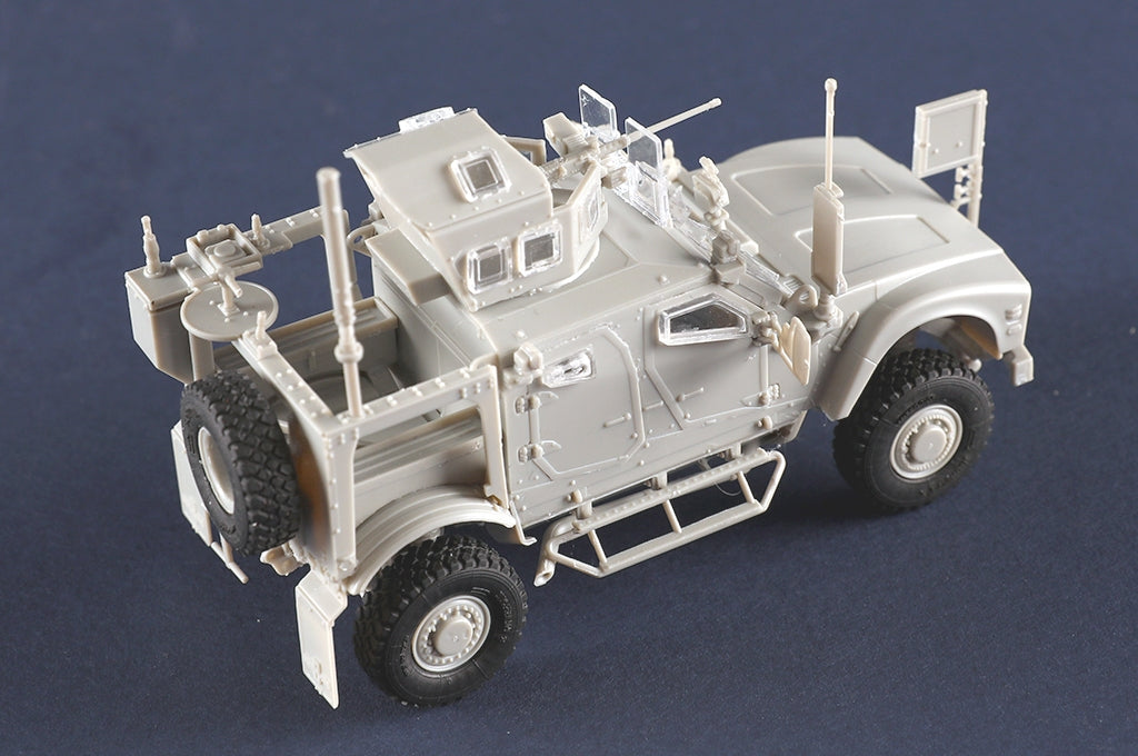 Trumpeter 07413 US M1240 M-ATV MRAP 1/72 – obrázek 7