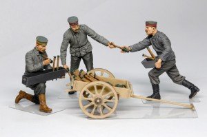 Copper State Models F32-006 German aerodrome personnel ordnance team with cart 1/32 – obrázek 2