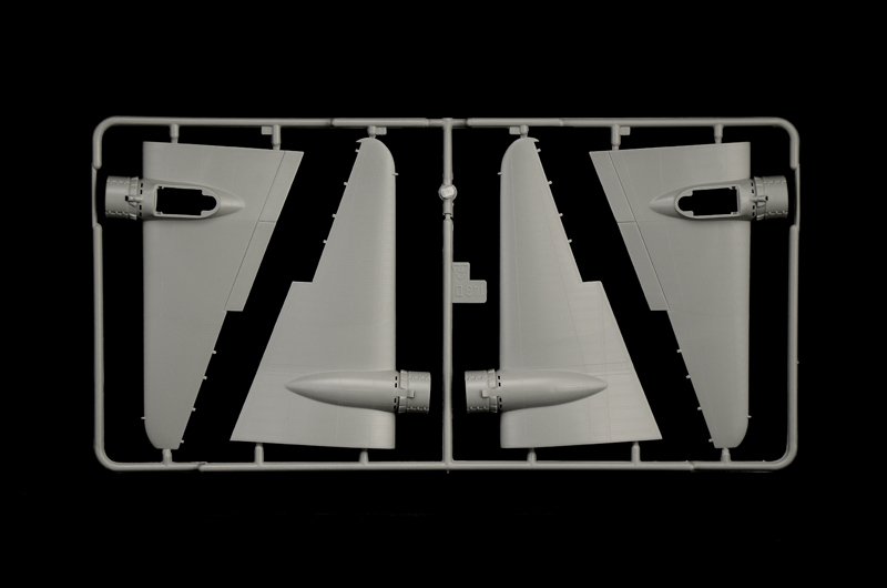 Italeri 1447 Fiat BR.20 Cicogna 1/72 – image 6