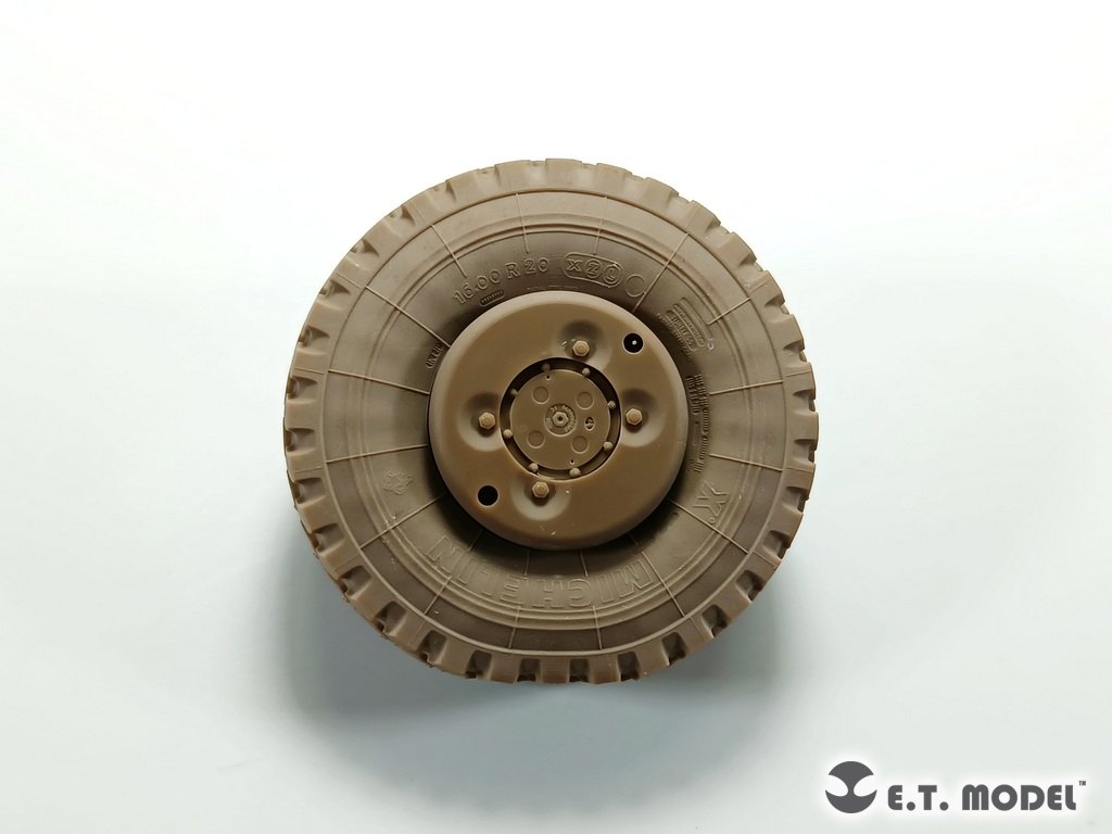 ET Model P35-126 Modern US M1070 Truck Tractor Sagged Wheels for Hobby Boss kit 1/35 – image 4