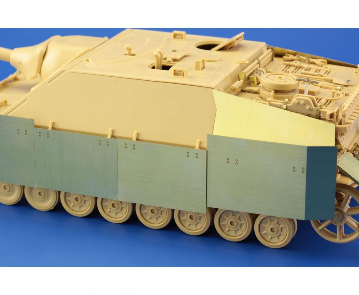 Eduard 36310 Jagdpanzer IV (70) Lang Schürzen TAMIYA 1/35 – image 5