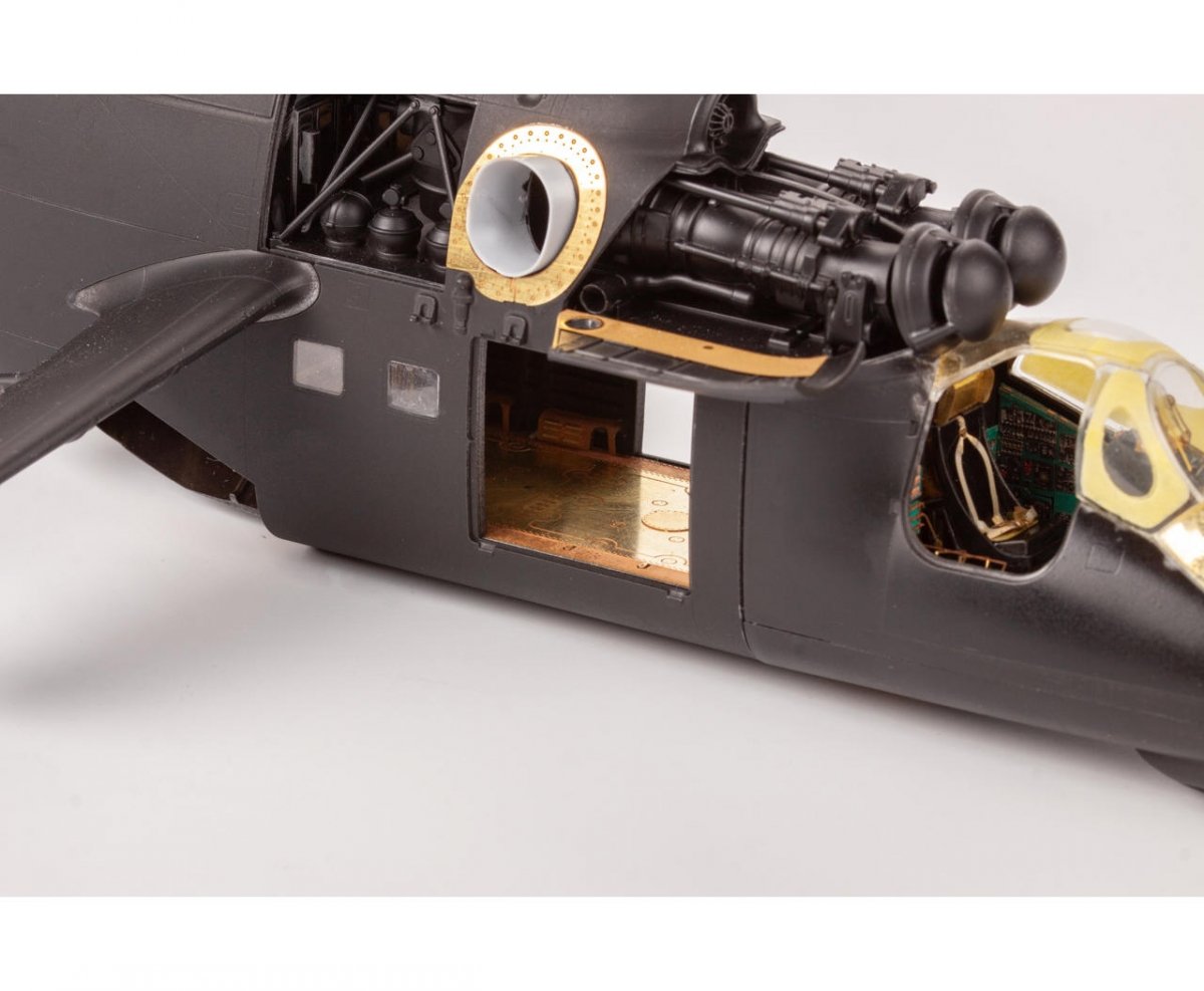 Eduard 481020 Mi-24 cargo interior for ZVEZDA 1/48 – image 4