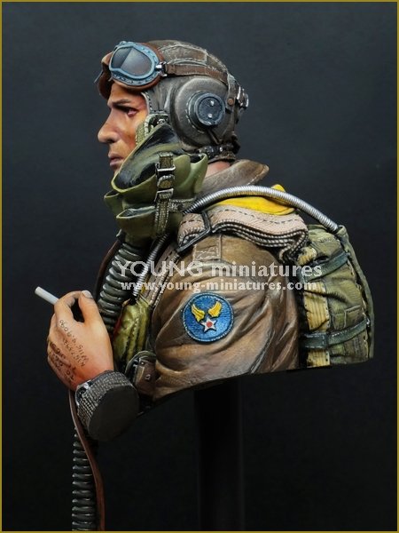 Young Miniatures YM1856 USAAF FIGHTER PILOT 1944 1/10 – imagen 4