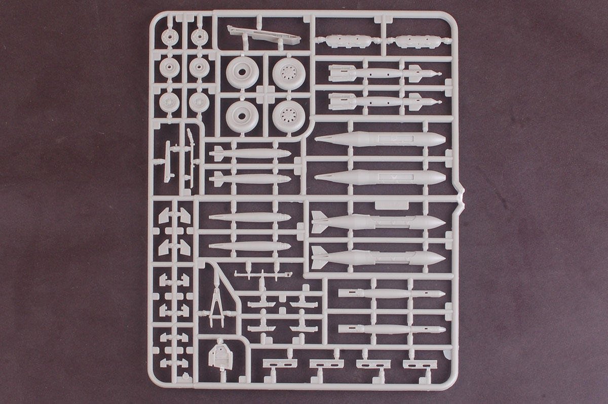 Kitty Hawk 80132 F-35C Lighting II 1/48 – Bild 6