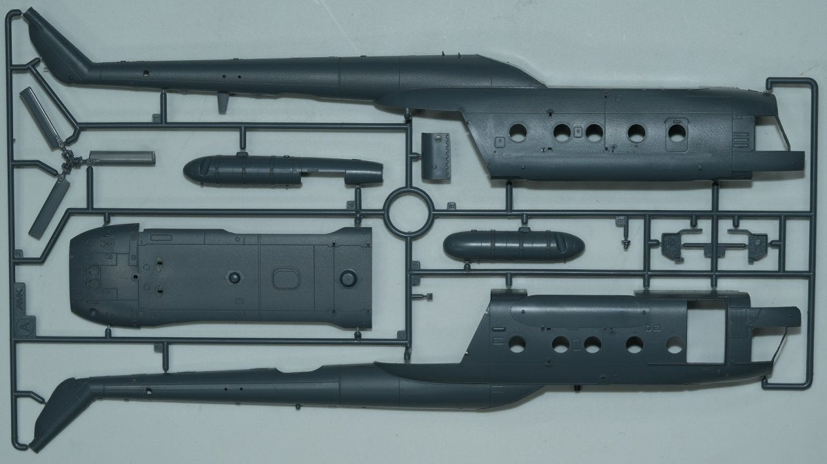 AMK 88010 Mi-17 Hip Early 1/48 – obrázek 3