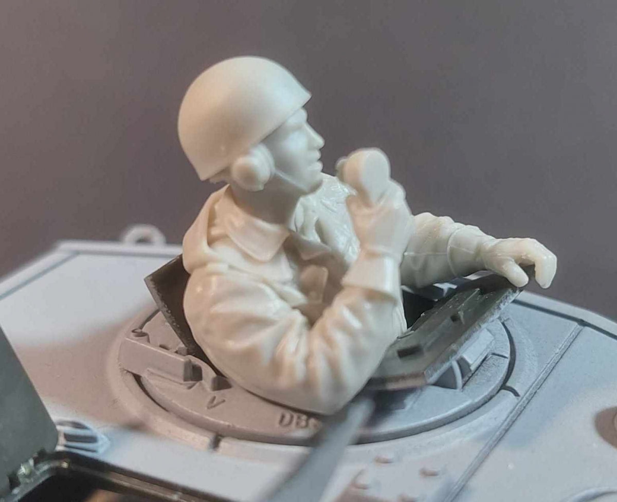 Panzer Art FI35-209 British tank commander Pixie suit 1/35 – image 3