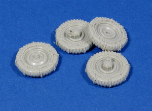 Panzer Art RE35-135 Road wheels witch chains for VW “Kubelwagen” 1/35 – Bild 2