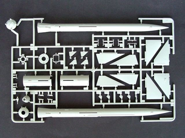 Trumpeter 00206 Guideline Missile on Launcher 1/35 – image 5