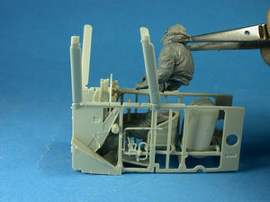 Copper State Models F32-038 Seated RFC Pilot in Sidcot suit 1/32 – obrázek 6