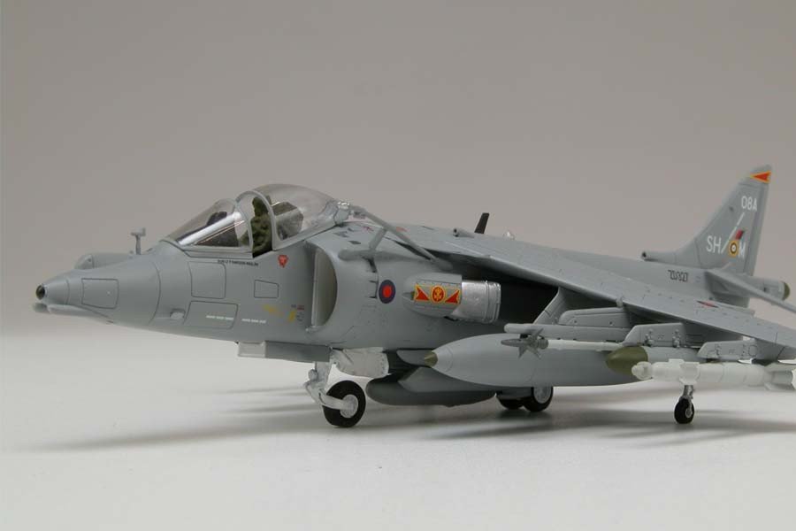 Airfix 55300A BAe Harrier GR9A Starter Set 1/72 – Bild 2