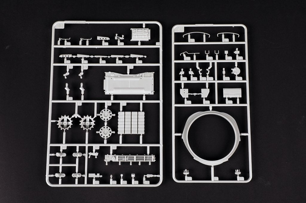Trumpeter 09602 Soviet T-72 Ural with Kontakt-1 Reactive Armor 1/35 – Bild 13