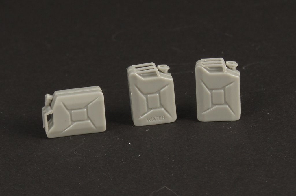 Panzer Art RE35-302 WWII British 20l canisters late pattern (12pcs) 1/35 – image 2