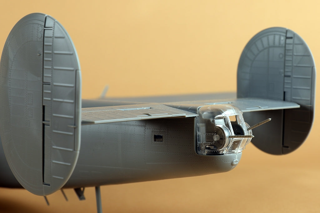 Hobby Boss 81774 Consolidated B-24J Liberator 1/48 – image 18