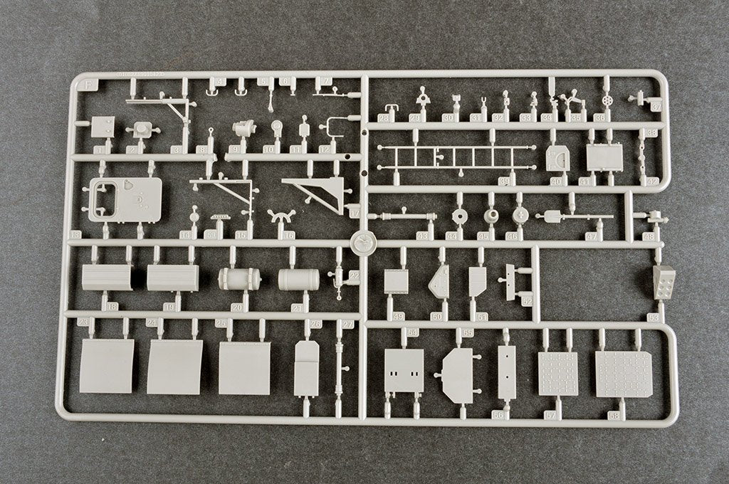 Trumpeter 01082 15U175 TEL of RS-12M1 Topol-M ICBM complex 1/35 – obrázek 8