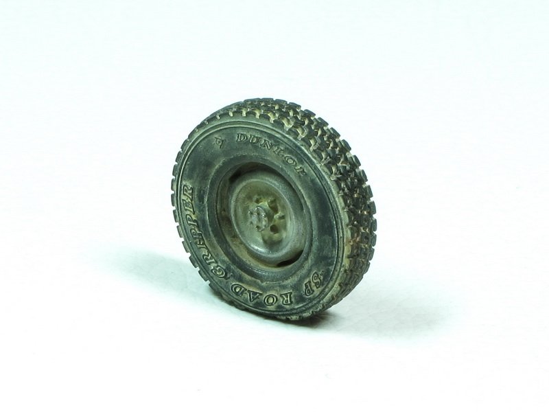 ET Model ER35-055 Technical Pick up Truck Weighted Road Wheels Type.2 For Meng VS-004 1/35 – image 3