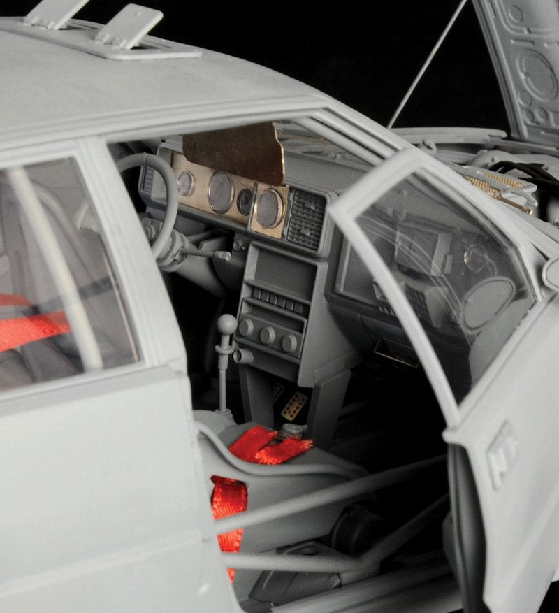 Italeri 4709 Lancia Delta HF integrale 16v 1/12 – obrázek 9