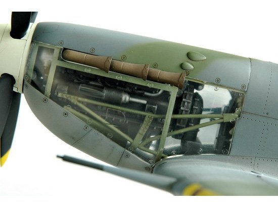 Trumpeter 02413 Spitfire MK.VI 1/24 – obrázek 6