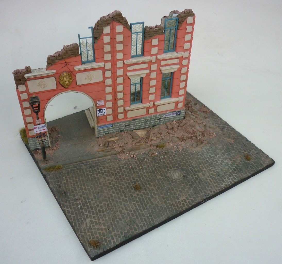 RT-Diorama 35222 Diorama-Base: &amp;quot;Bombed out Street&amp;quot; 1/35 – image 6