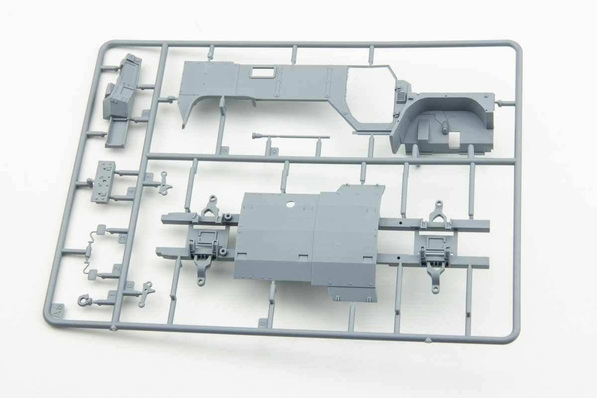 RPG Model 35021 KAMAZ K-4386 Typhoon-VDV Mine-Protected Armored Vehicle Early Type 1/35 – Bild 7
