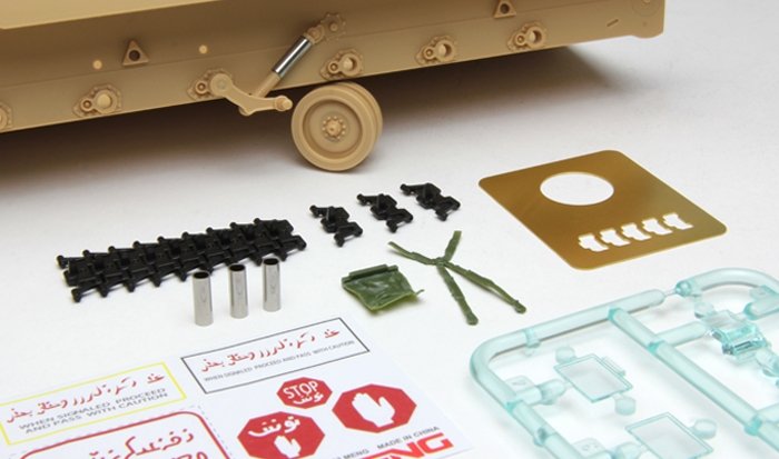 Meng Model SS-004 USInfantry Fighting Vehicle M2A3 Bradley w/BUSK (1/35) – image 11
