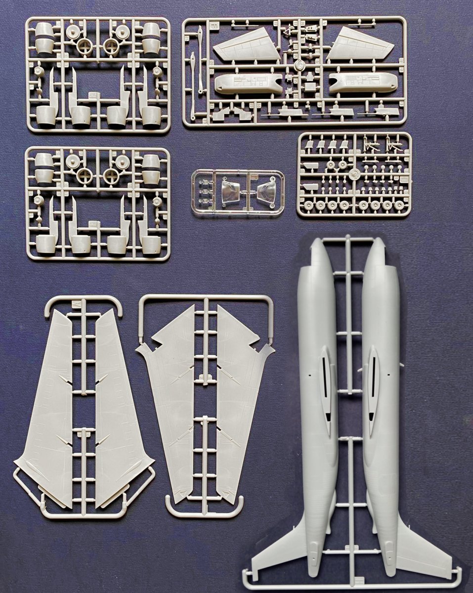 Roden 350 Boeing KC-135R Stratotanker 1/144 – obrázek 4