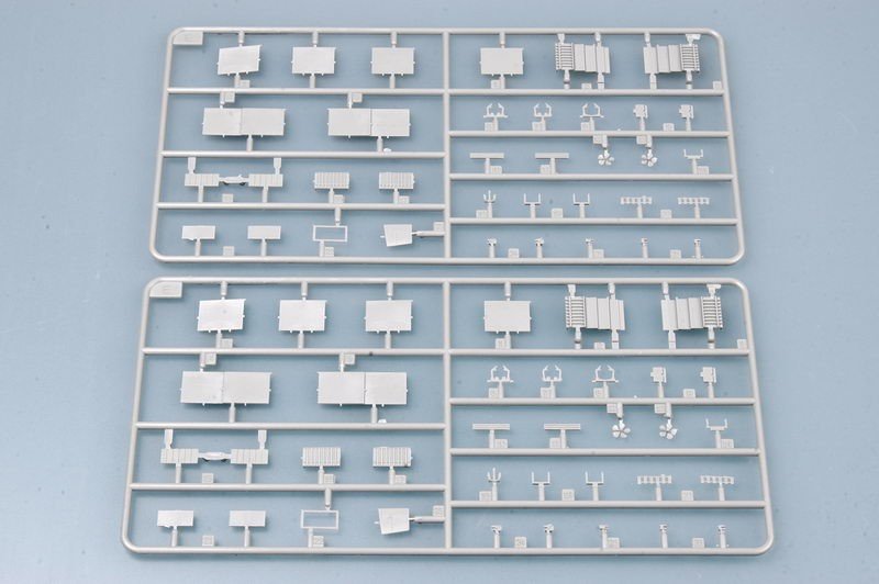 Trumpeter 05714 USS Nimitz CVN-68 1/700 – immagine 6