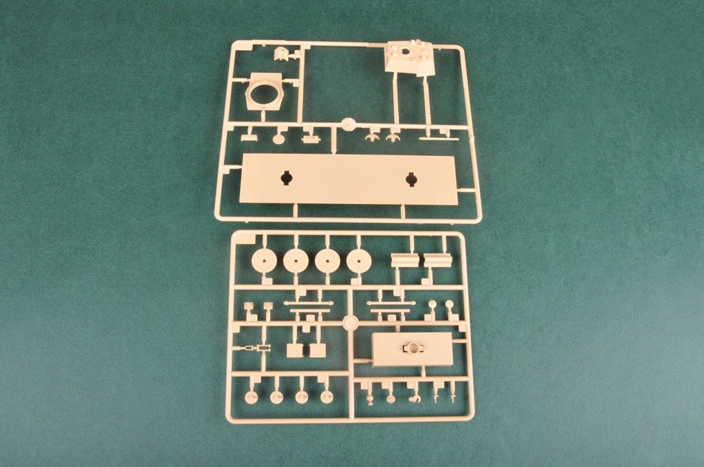 Hobby Boss 82912 Russian Armored Train (1/72) – image 6