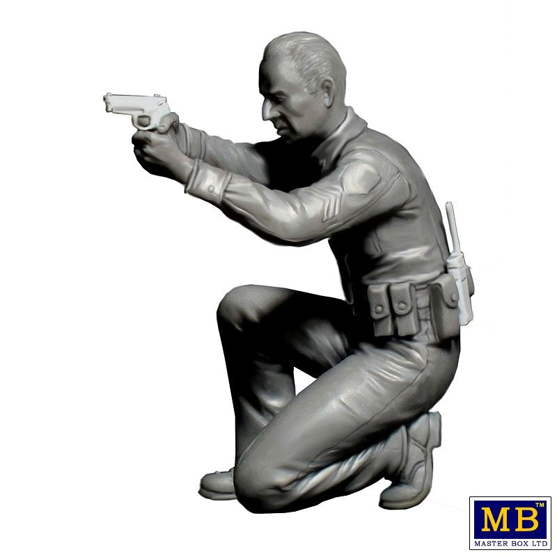 Master Box 24064 Shots fired – Officer needs assistance 1/24 – image 5