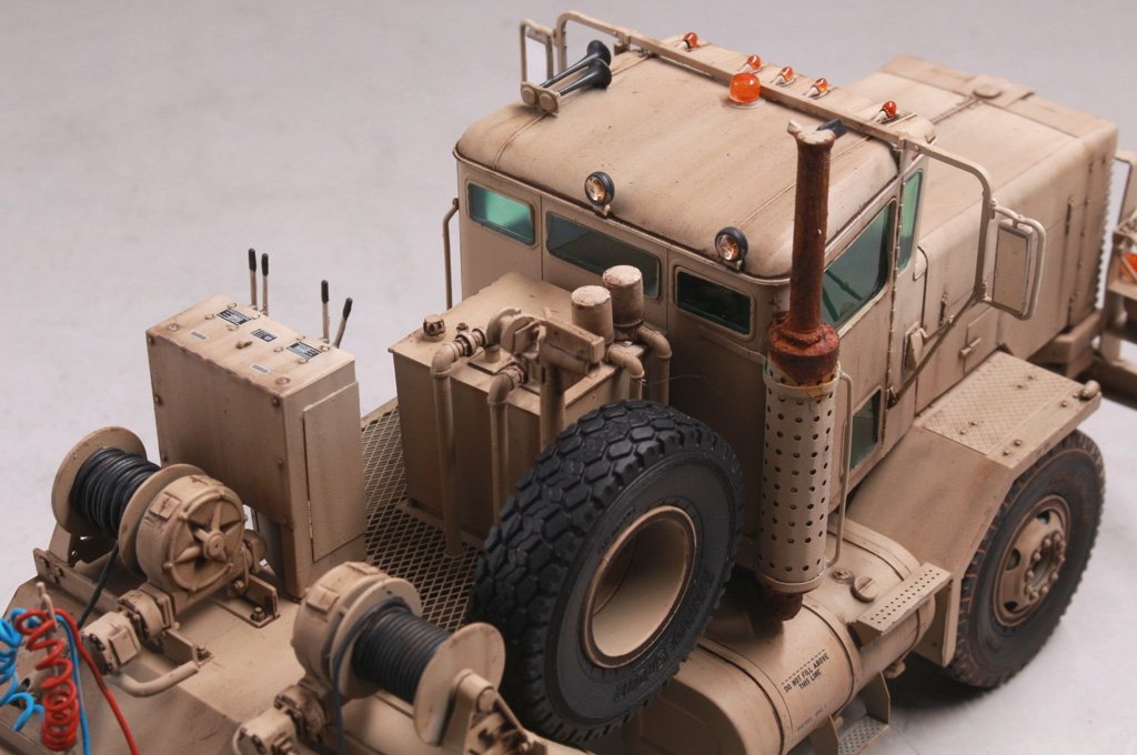 Hobby Boss 85519 M911 C-HET w/m747 Heavy Equipment Semi-Trailer 1/35 – obrázek 12