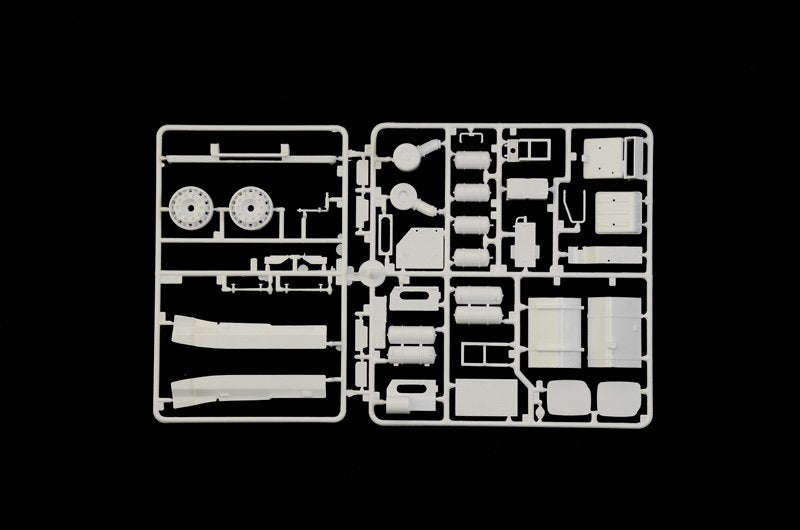 Italeri 3926 IVECO Turbostar 190.48 Special 1/24 – image 7