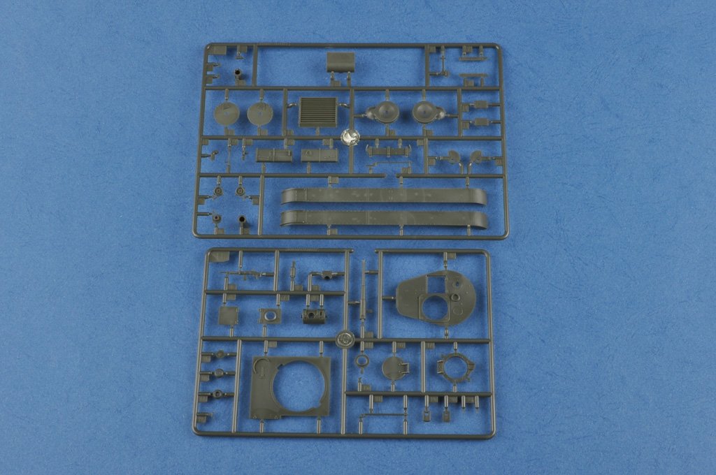 Hobby Boss 83810 Soviet T-26 Light Infantry Tank Mod.1936-1937 1/35 – image 9