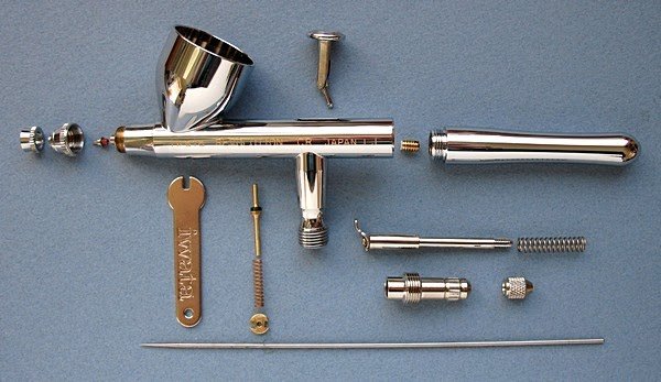 Iwata HP-CR Airbrush Revolution (0.3mm)