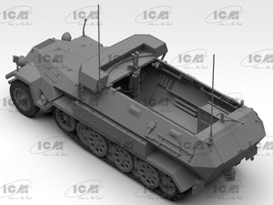 ICM 35105 Beobachtungspanzerwagen Sd.Kfz.251/18 Ausf.A WWII German Observation Vehicle with crew 1/35 – image 5