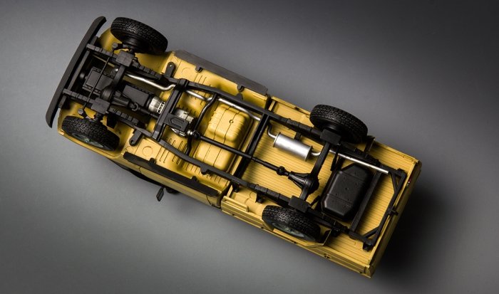 Meng Model VS-005 PICKUP w/ZPU-2 1/35 – image 9