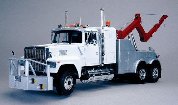 Italeri 3825 US Wrecker Truck 1/24 – immagine 2