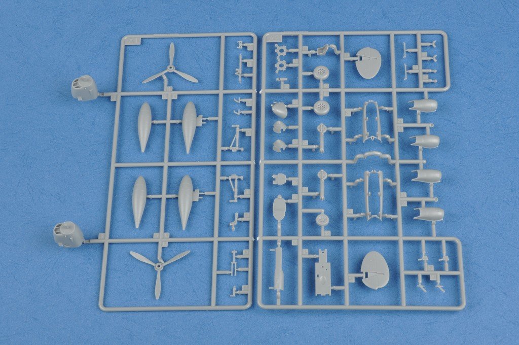 Hobby Boss 80284 P-38L-5-L0 Lightning 1/72 – image 6