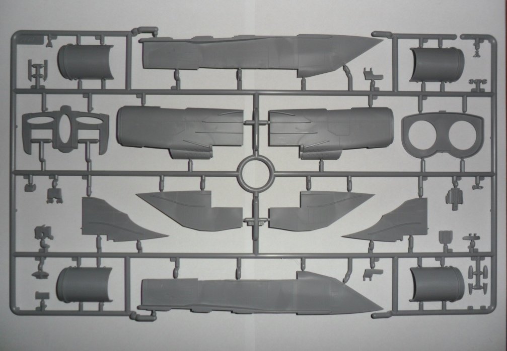 ICM 48903 MiG-25 PD, chasseur intercepteur soviétique (1/48) – image 4