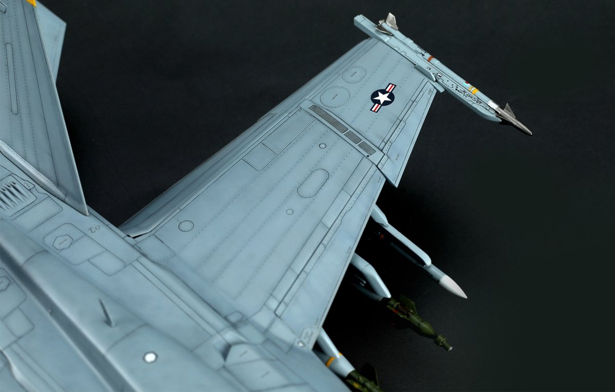 Meng LS-016 BOEING F/A-18F SUPER HORNET BOUNTY HUNTERS 1/48 – image 8
